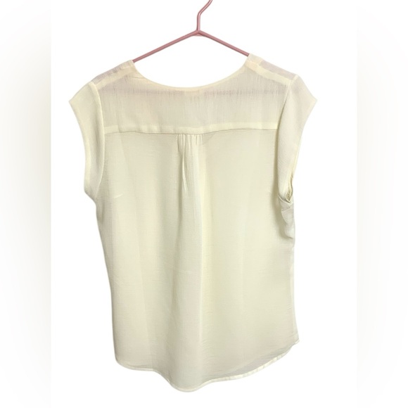 Antilia Femme Sheer, Lightweight, Airy, Flowing Tunic Style Off White Top - Picture 3 of 9